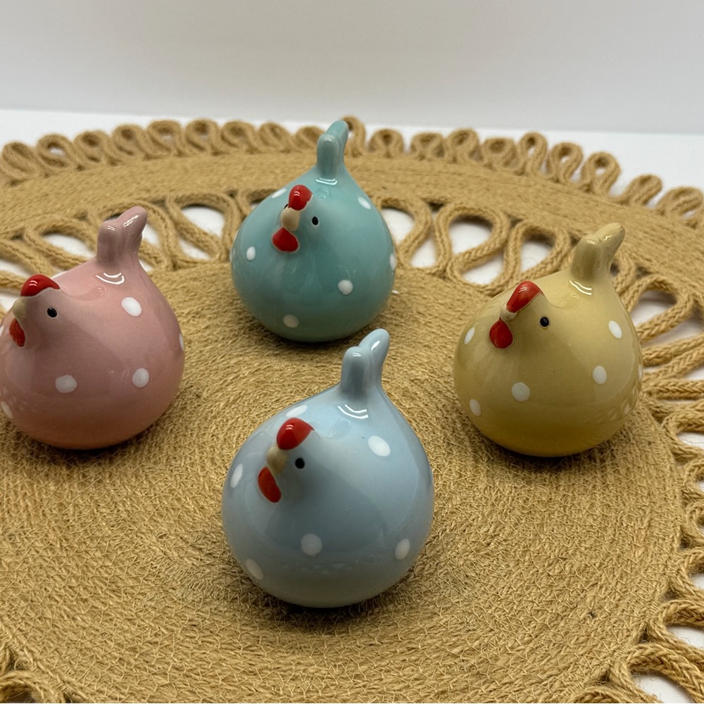 Vintage Ceramic Chicken Figurines Set Cottagecore set of four 2.5” - Picture 7 of 8